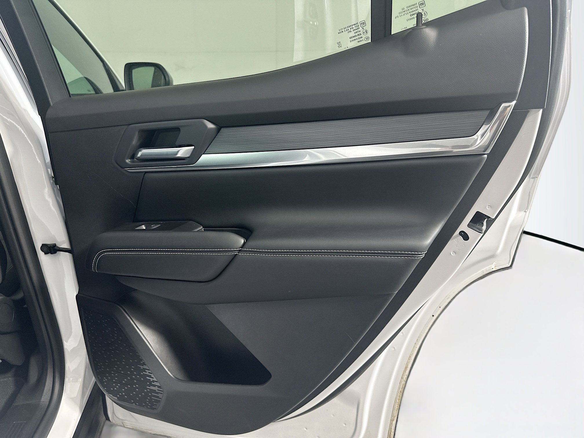 Used 2025 GMC Terrain Elevation image 31