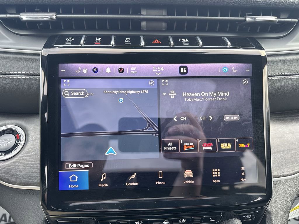 New 2025 Jeep Grand Cherokee Limited w/ Luxury Tech Group II image 16