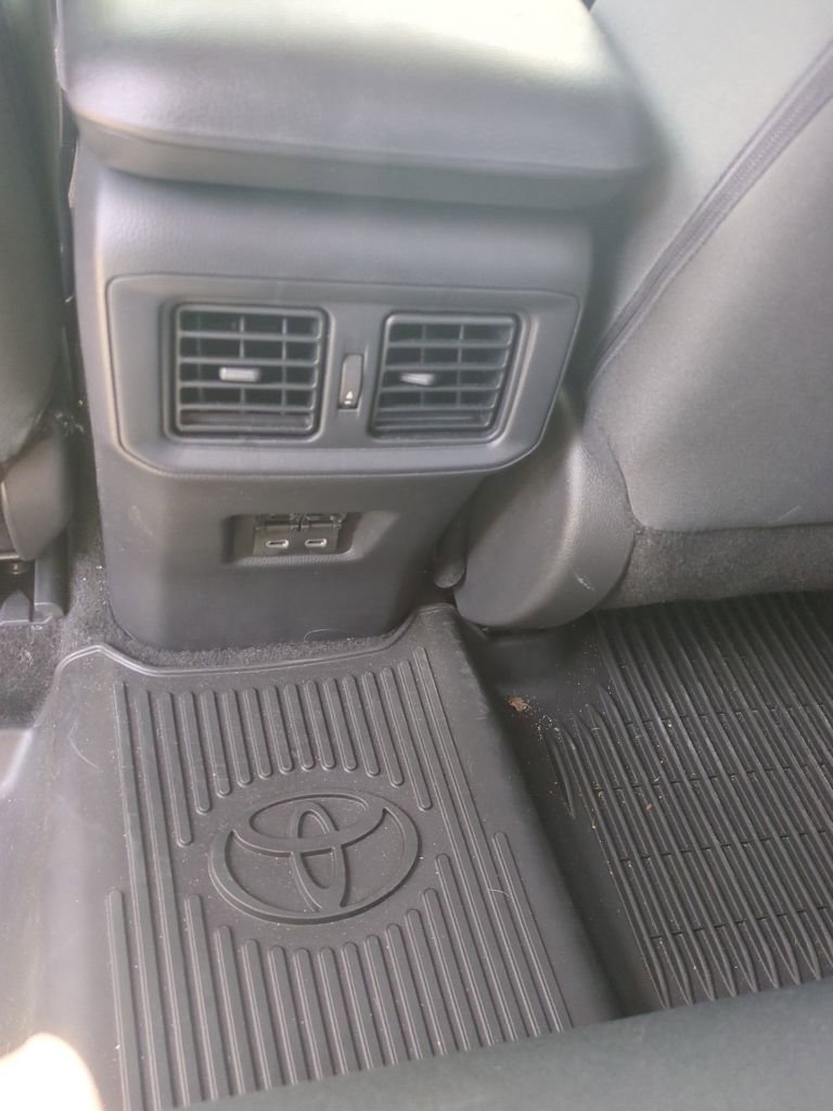 Used 2024 Toyota RAV4 XLE w/ Convenience Package image 15
