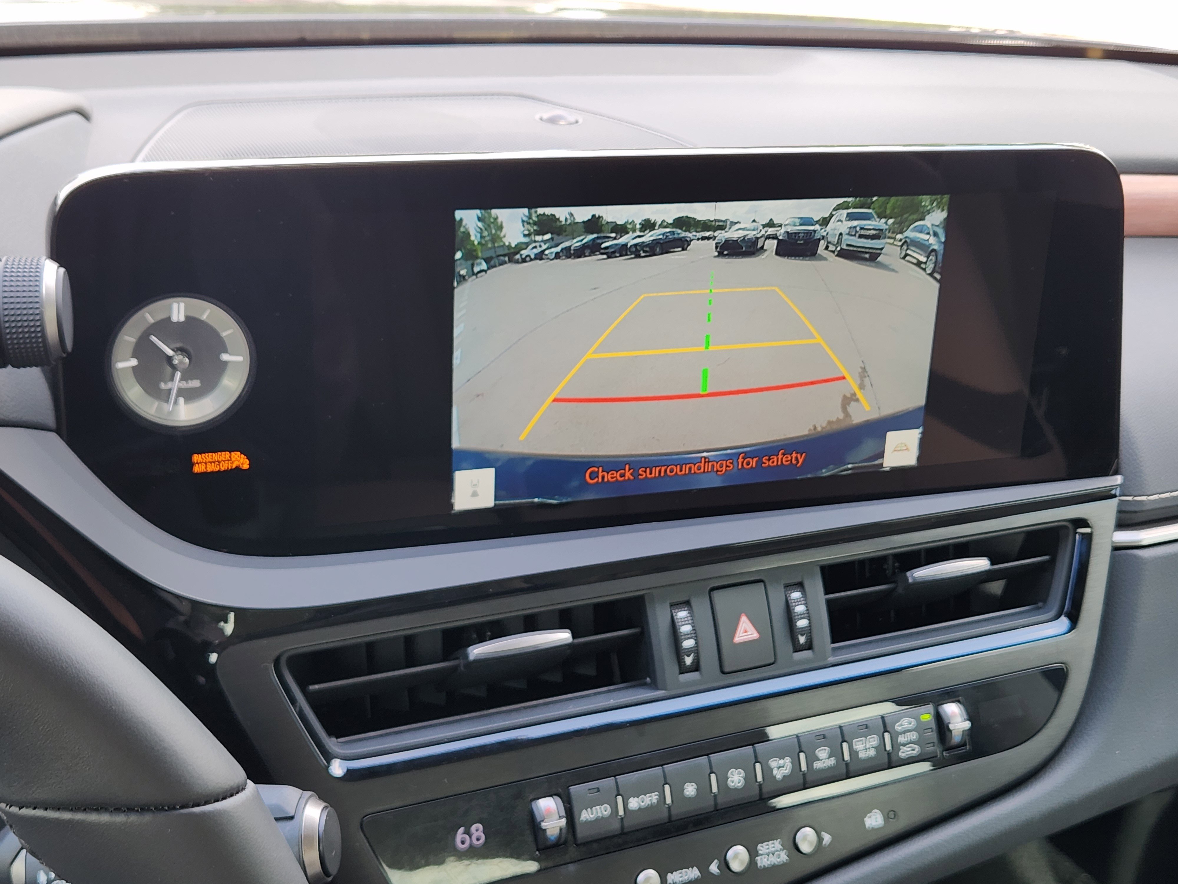 Used 2025 Lexus ES 300h w/ Premium Package image 19