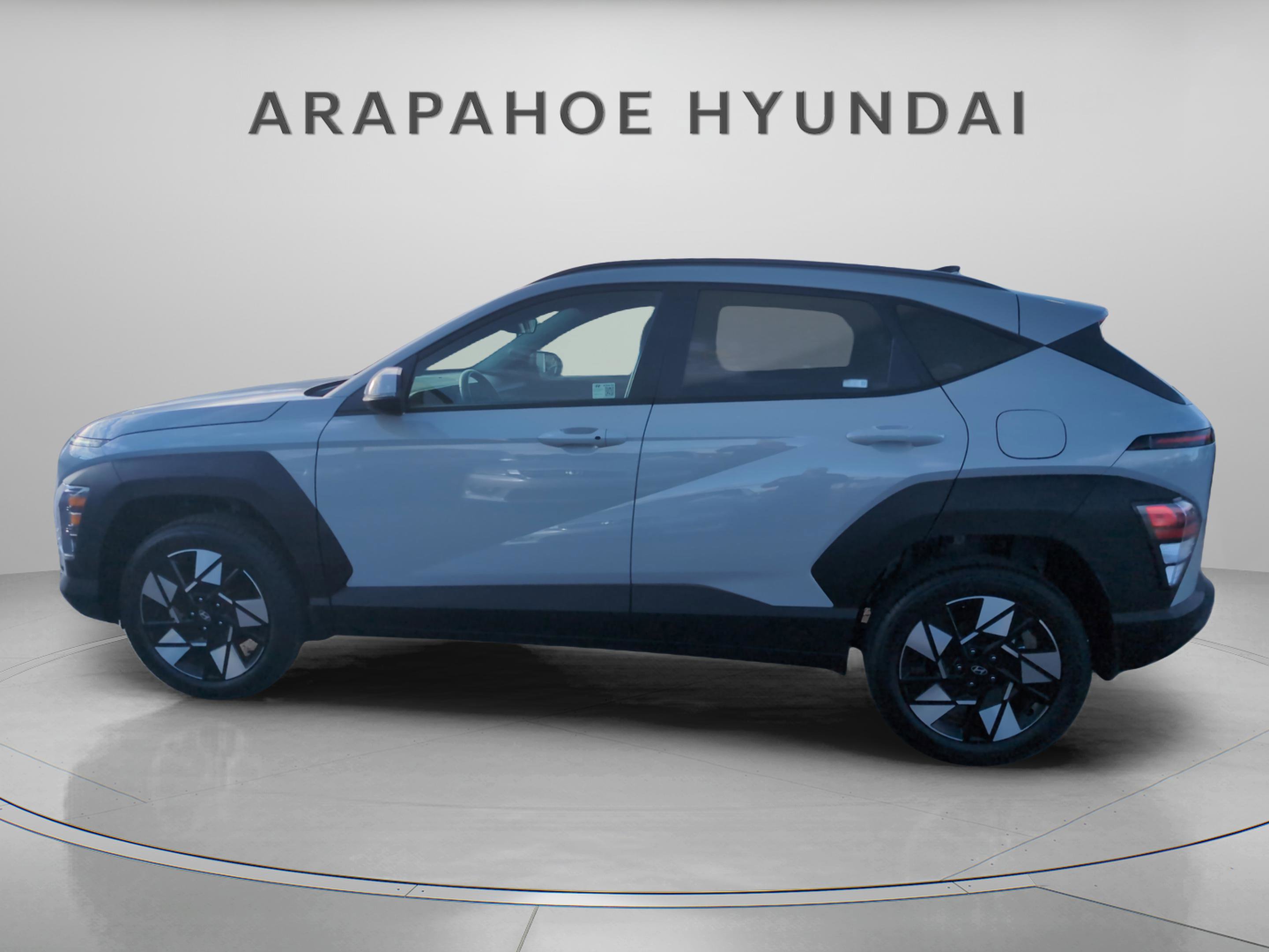 Used 2025 Hyundai Kona SEL image 2