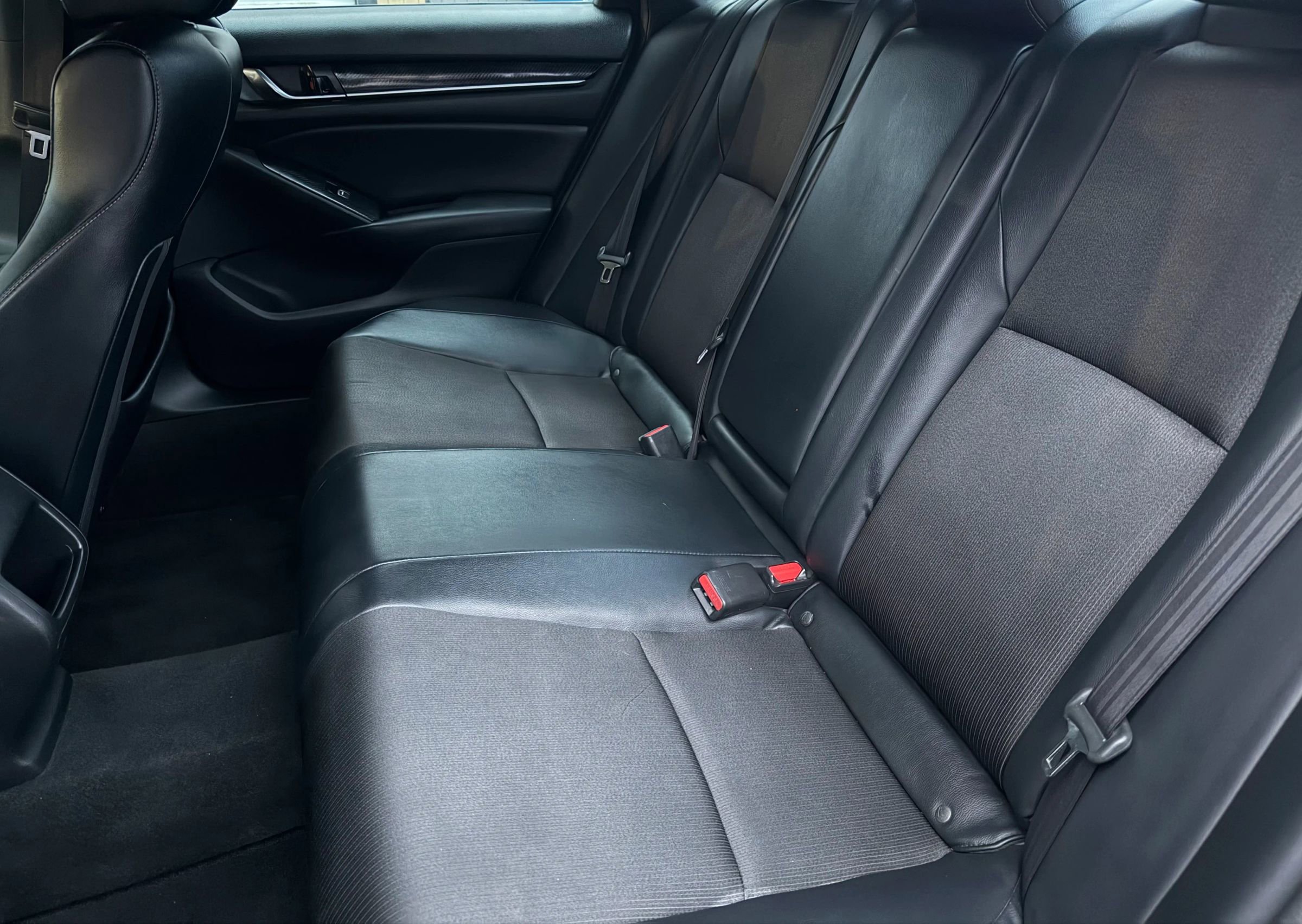 Used 2018 Honda Accord Sport image 12