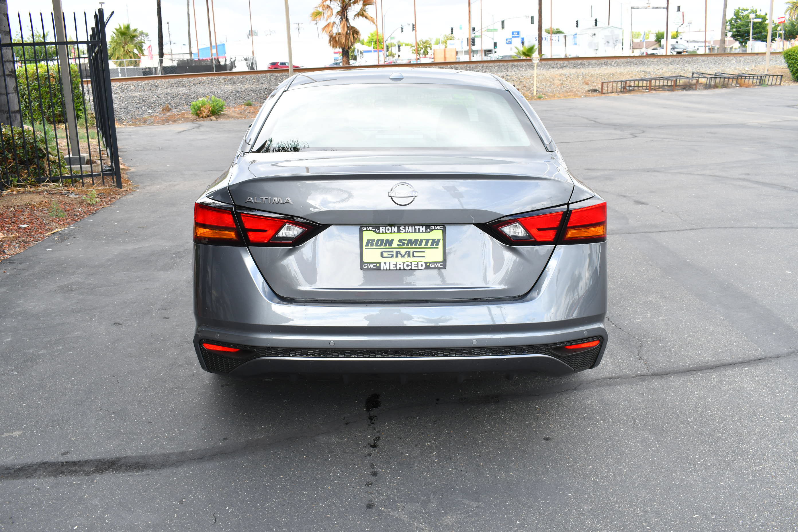 Used 2025 Nissan Altima 2.5 SV FWD image 7