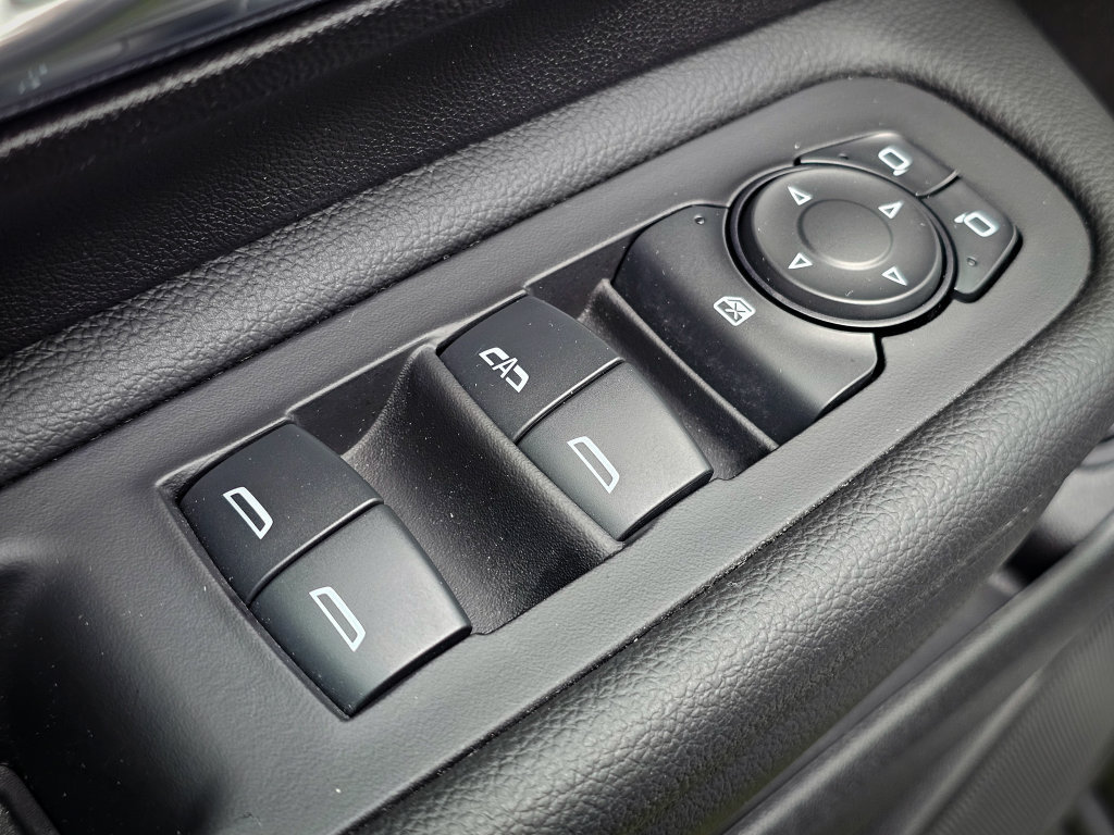 Used 2024 GMC Terrain SLE w/ Driver Convenience Package AWD/4WD image 11