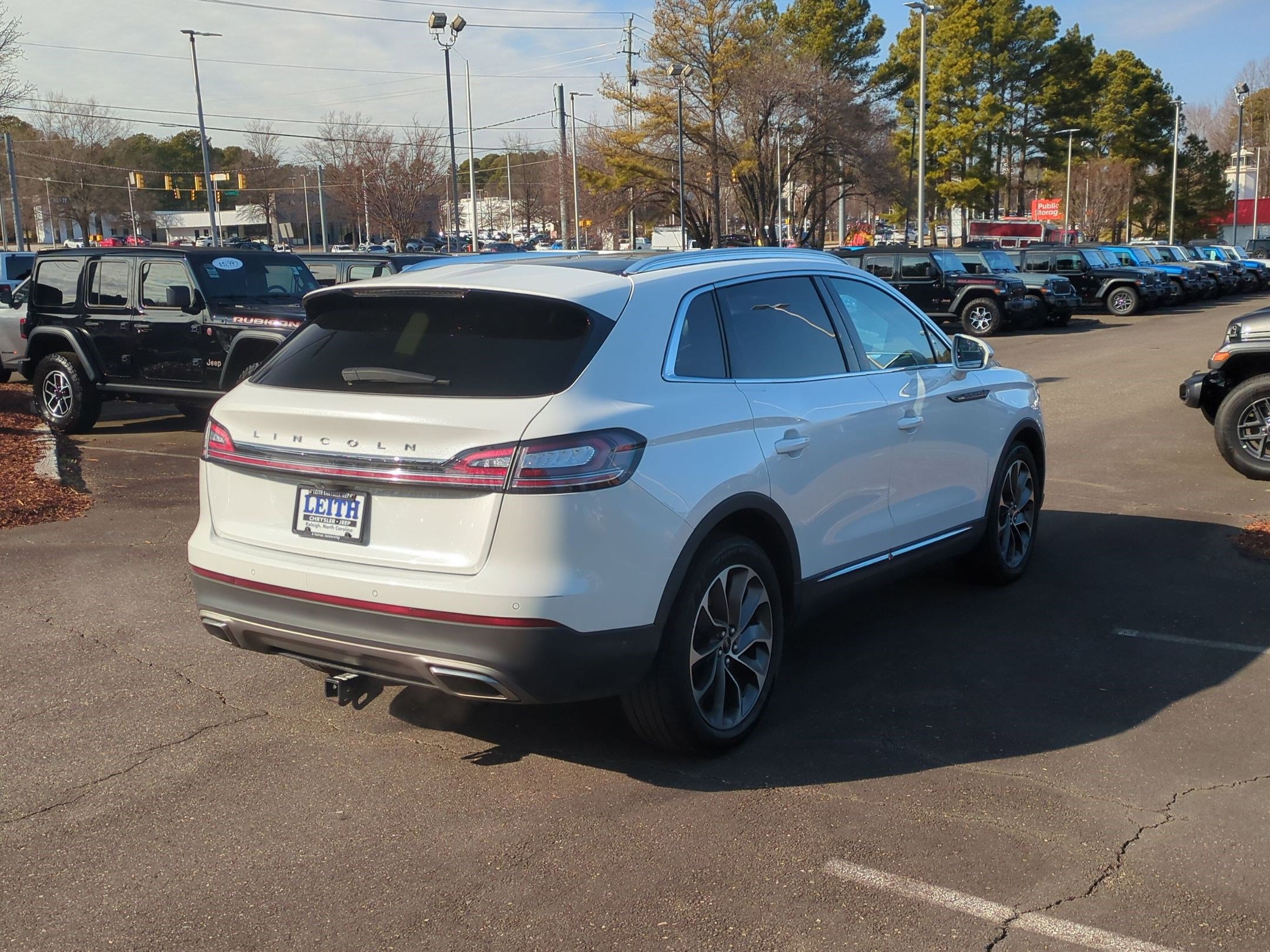 Used 2021 Lincoln Nautilus Reserve w/ Equipment Group 201A image 5