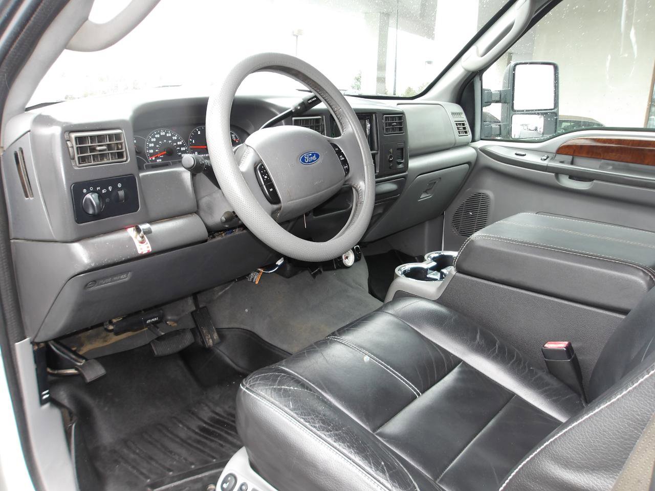 Used 2003 Ford F350 Lariat image 9