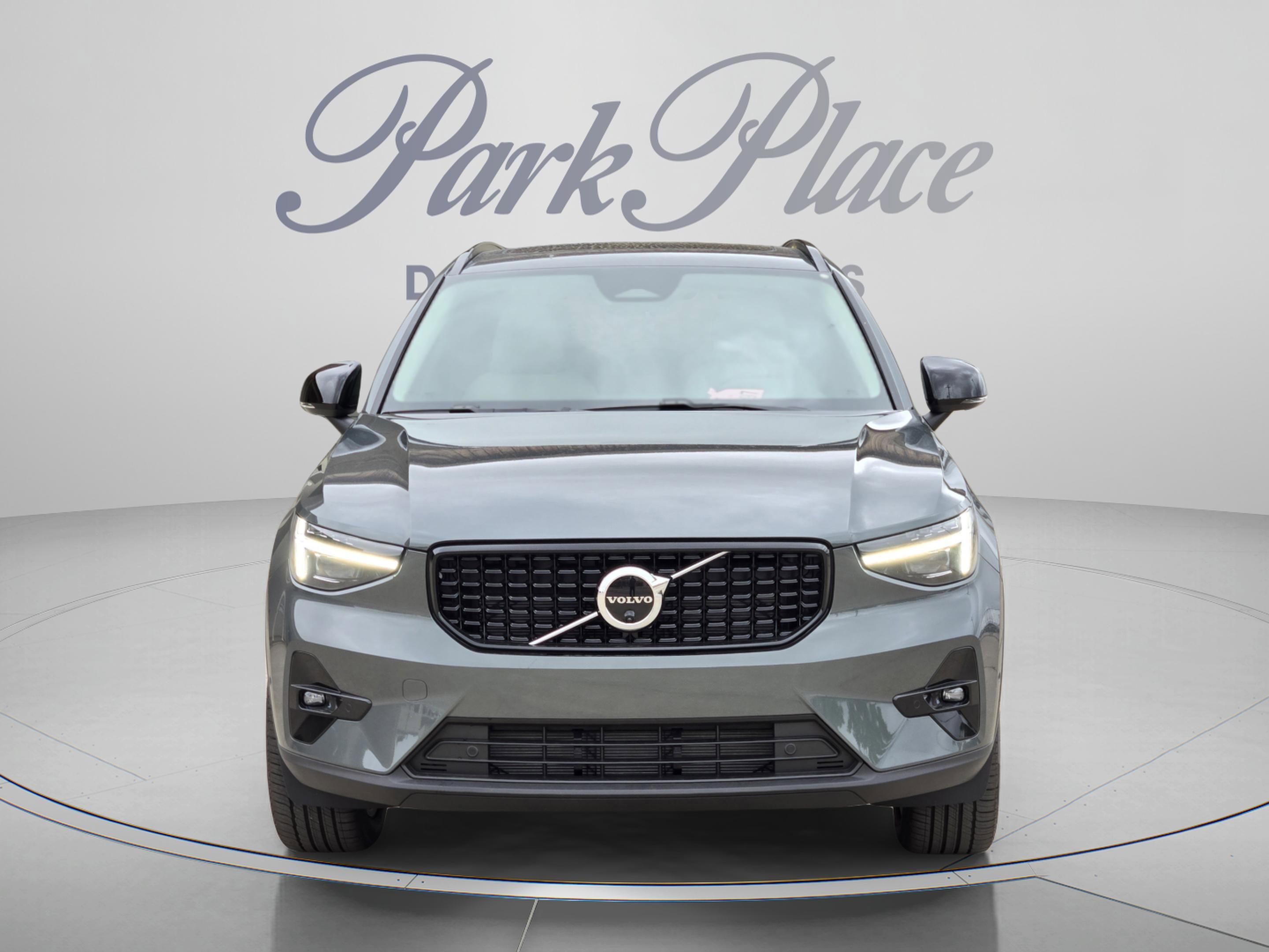 New 2026 Volvo XC40 B5 Plus w/ Protection Package Premier AWD/4WD image 9
