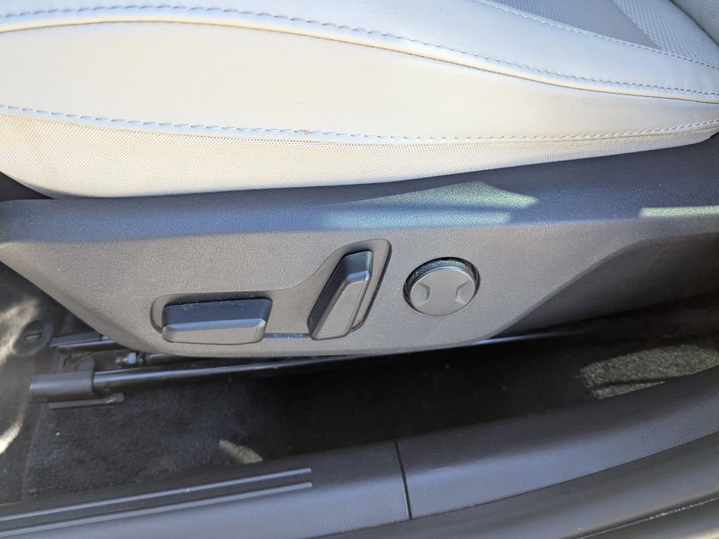 Used 2023 Kia Niro EX Touring image 17