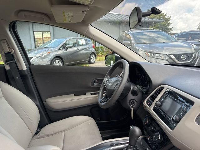Used 2020 Honda HR-V LX image 11