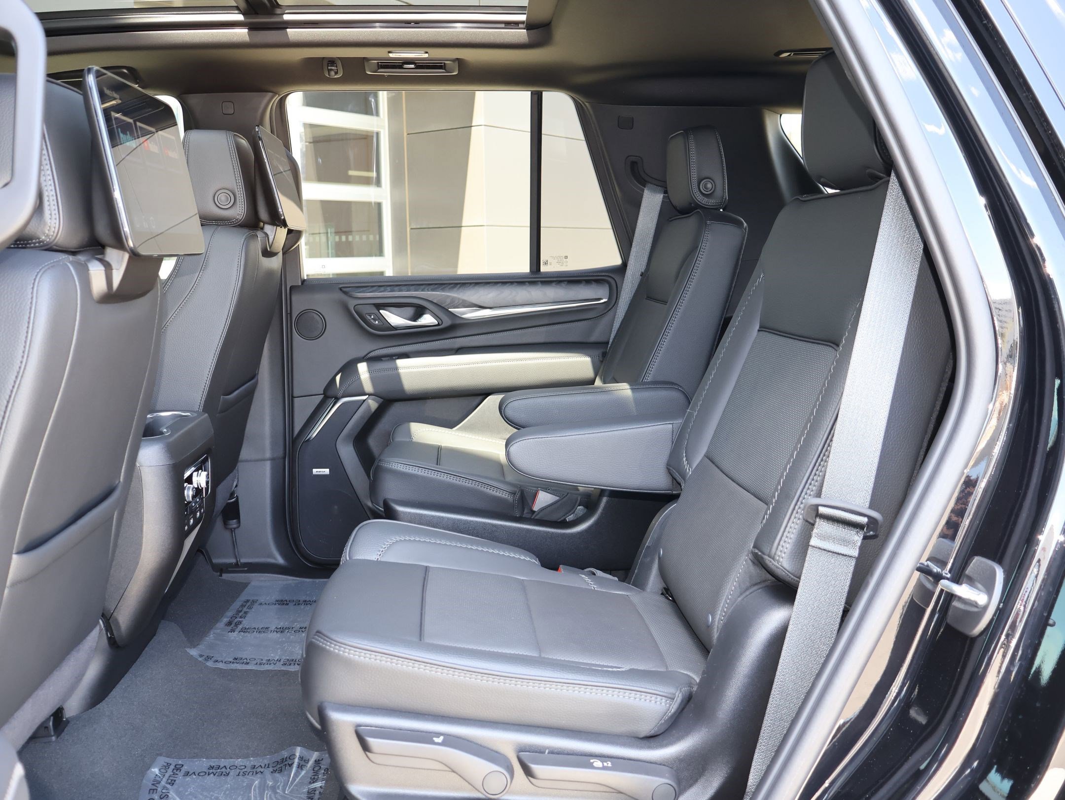 Used 2024 GMC Yukon Denali w/ Advanced Technology Package AWD/4WD image 26