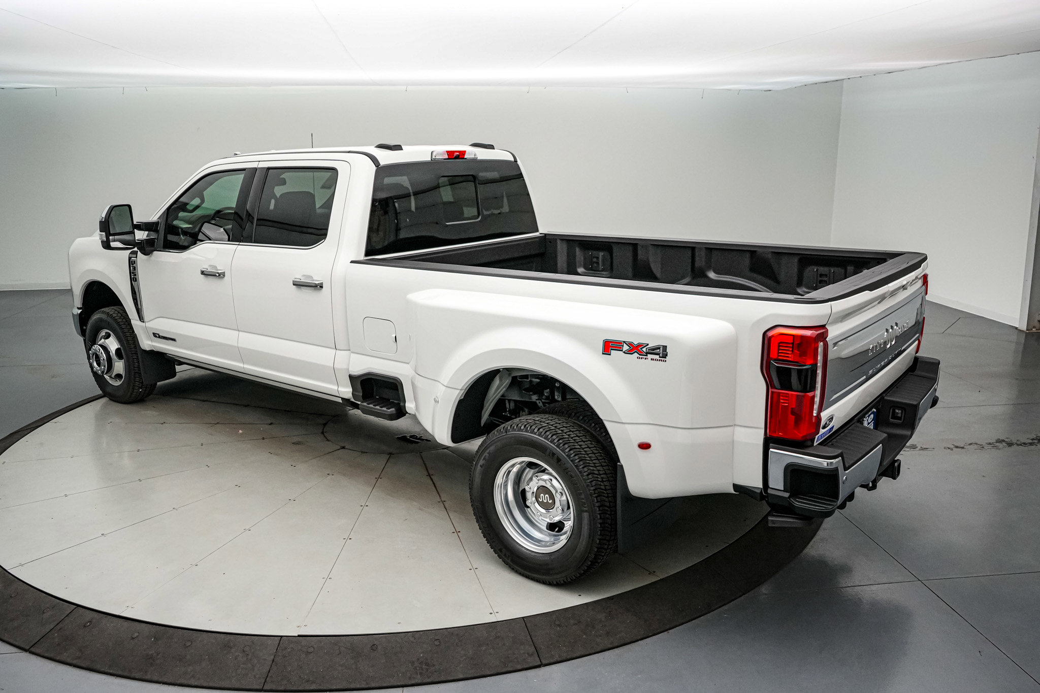 New 2026 Ford F350 King Ranch w/ Chrome Package image 7
