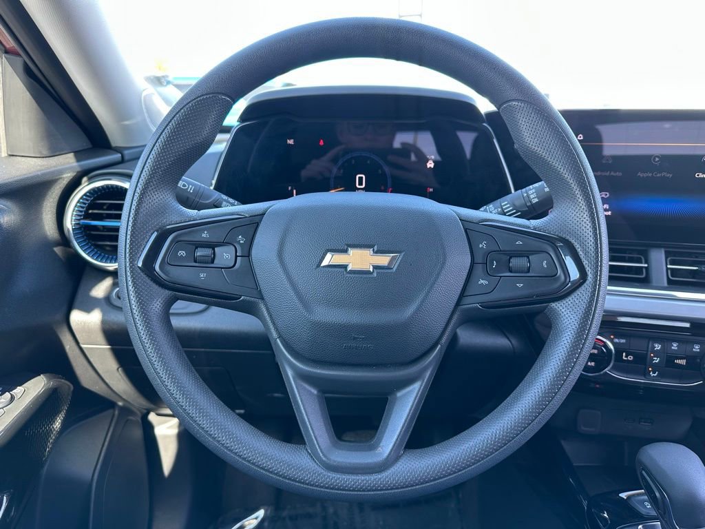 Used 2025 Chevrolet Trax LT image 23