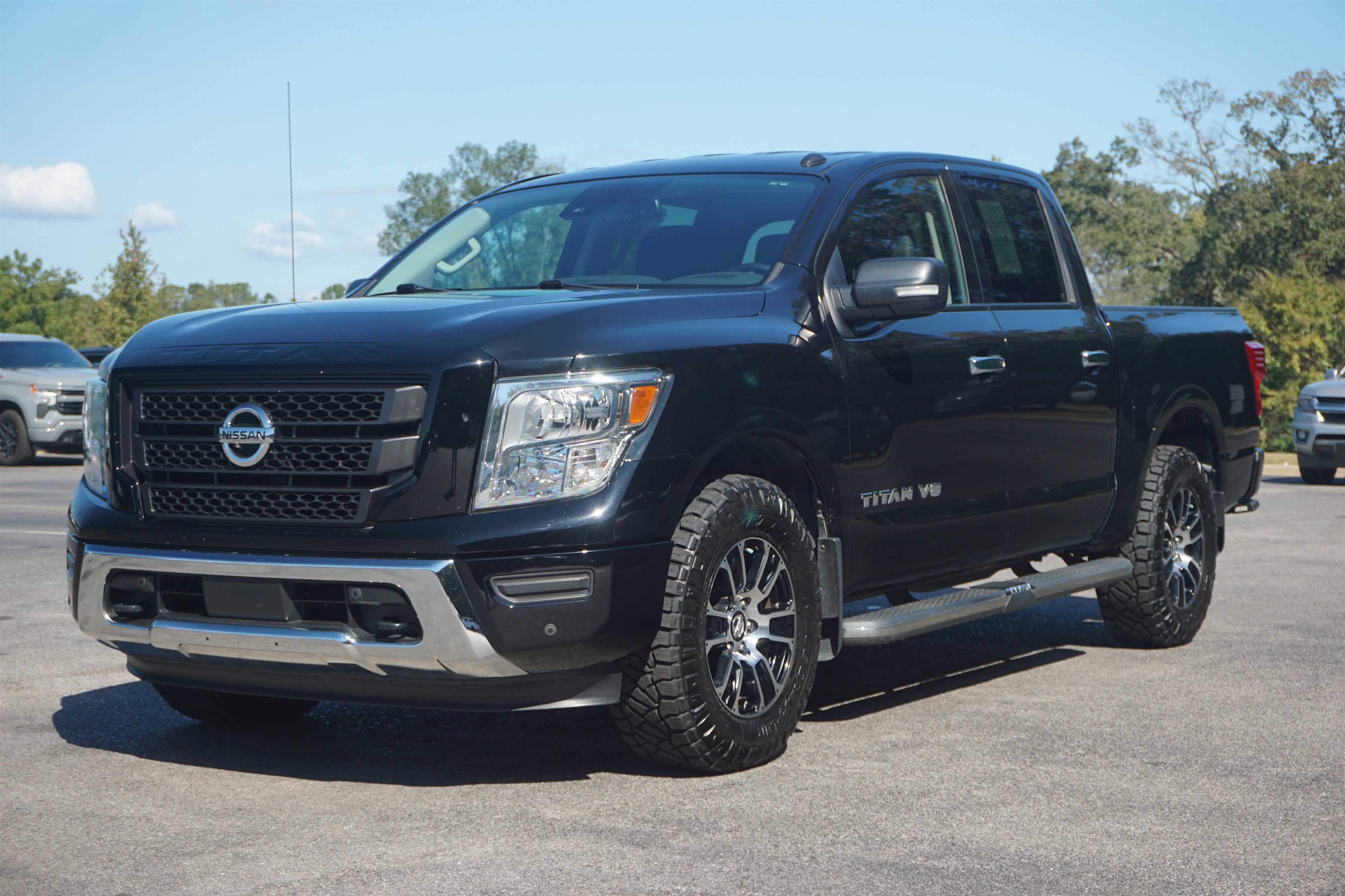 Used 2020 Nissan Titan SV w/ SV Convenience Package image 5