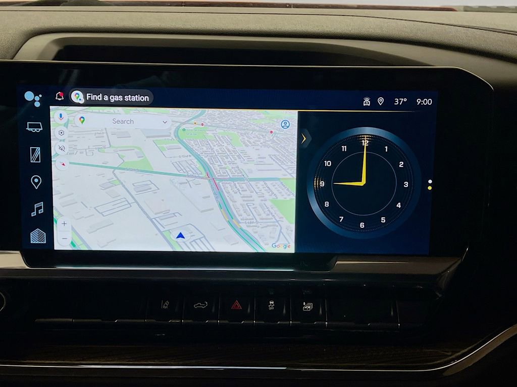 Used 2024 Chevrolet Silverado 2500 LT w/ Snow Plow Prep/Camper Package image 17