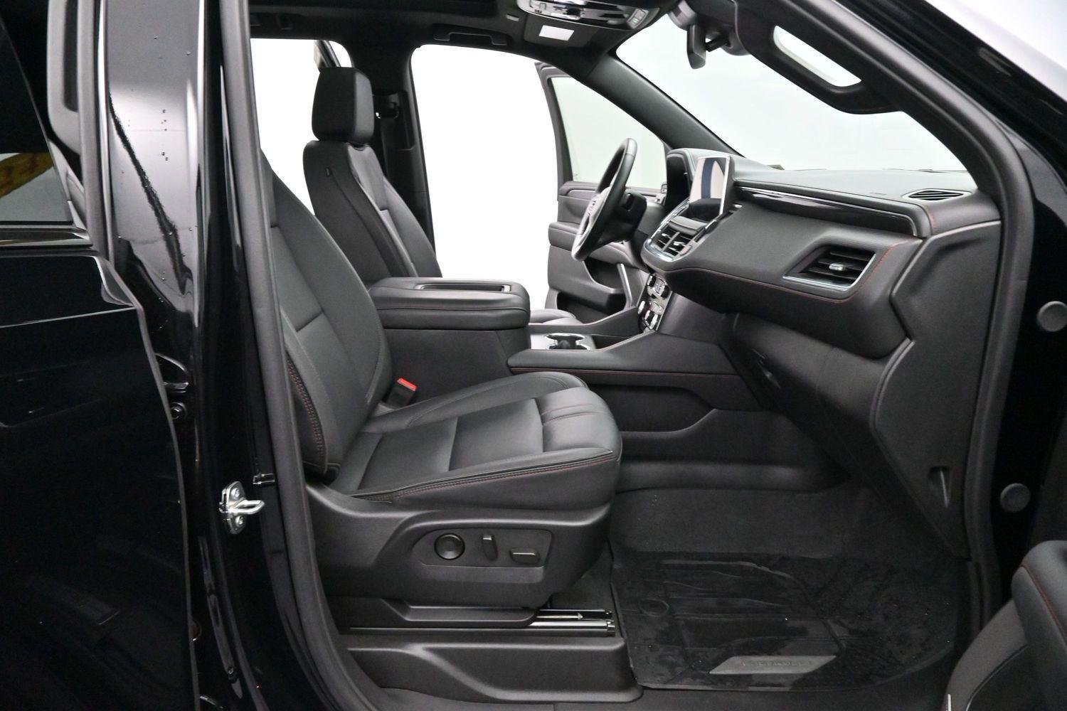 Used 2024 Chevrolet Suburban RST w/ Luxury Package AWD/4WD image 36