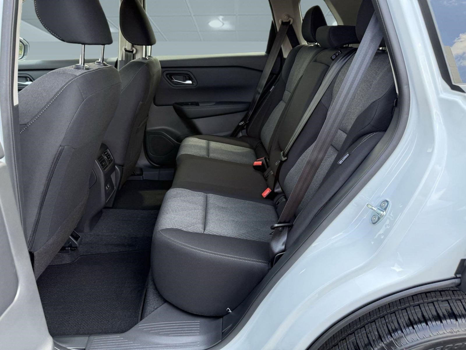 Certified 2026 Nissan Rogue SV image 13