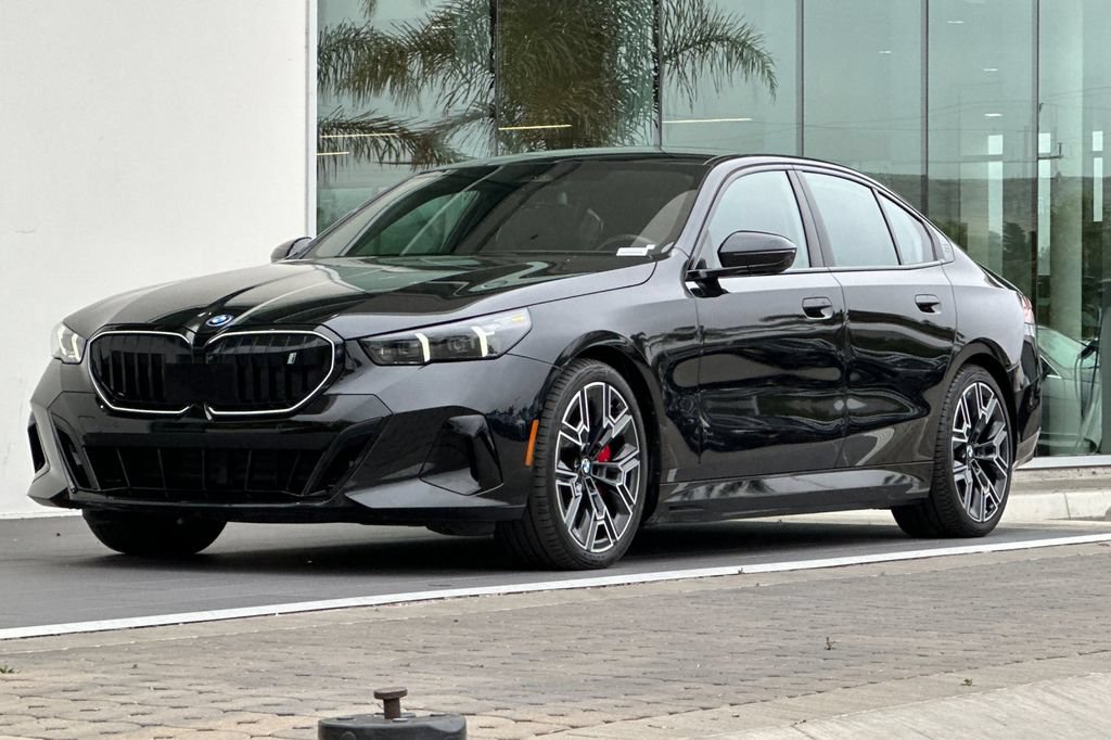 Used 2024 BMW i5 eDrive40i w/ Executive Package RWD image 7