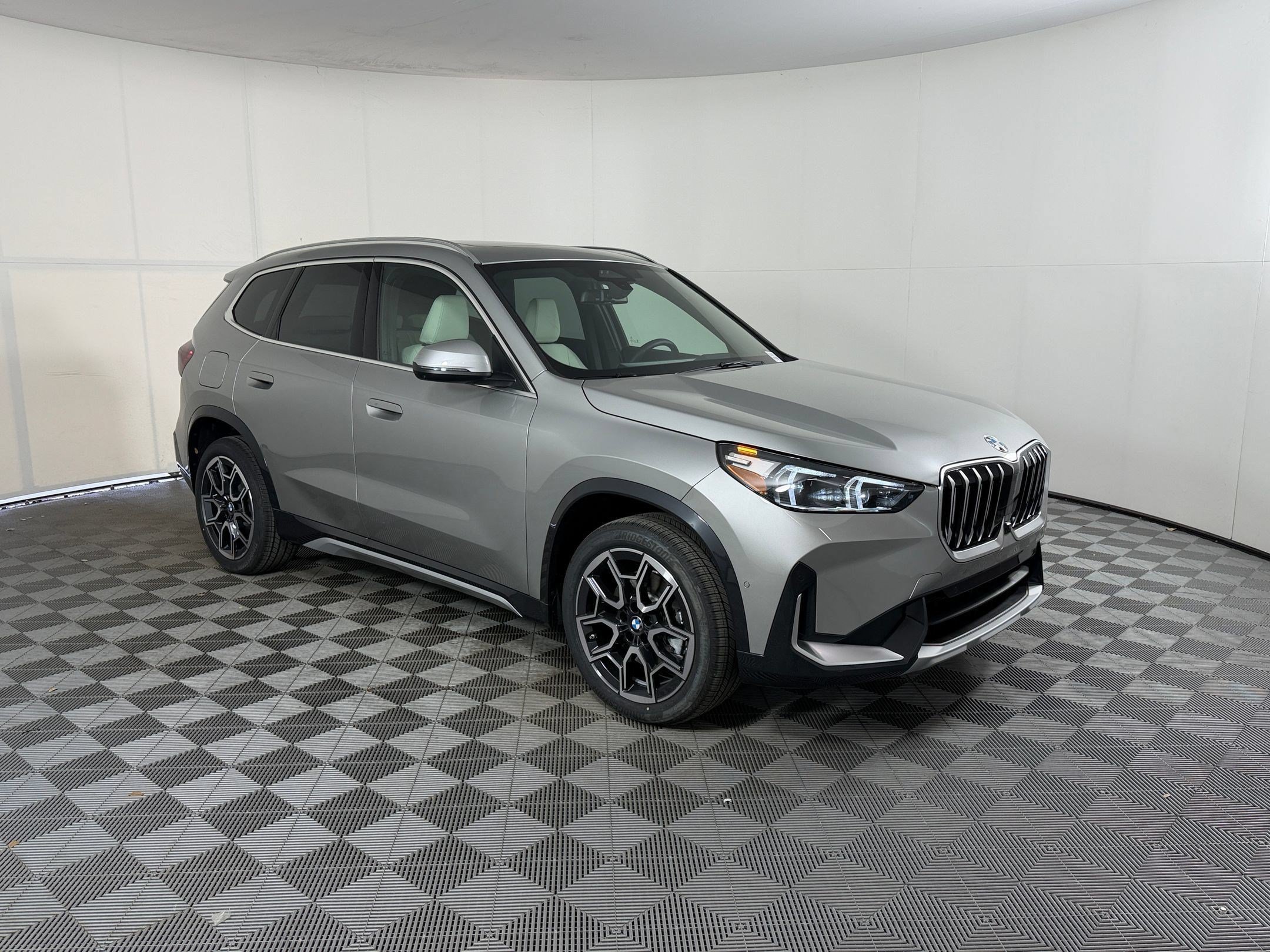 Used 2026 BMW X1 xDrive28i w/ Technology Package AWD/4WD image 7