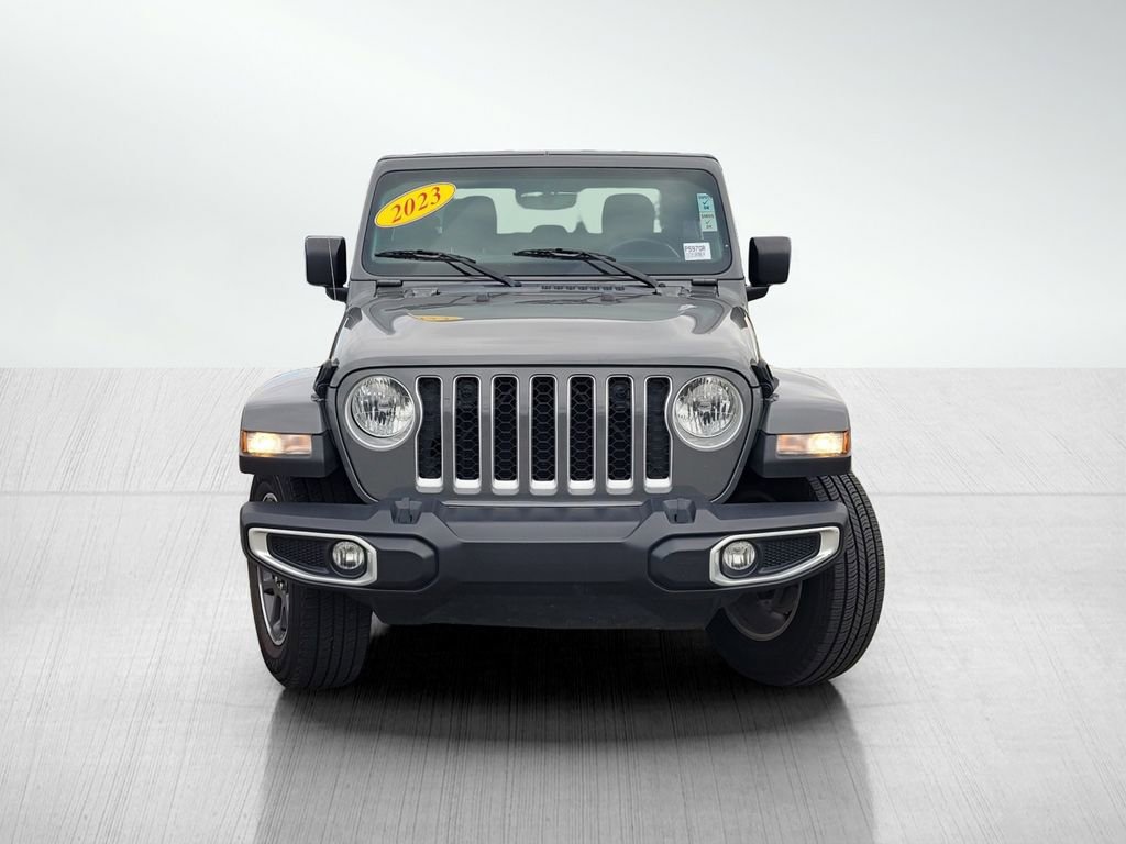 Used 2023 Jeep Gladiator Overland image 2