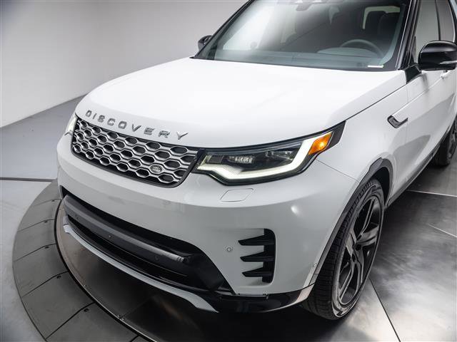 New 2026 Land Rover Discovery Limited Edition image 9