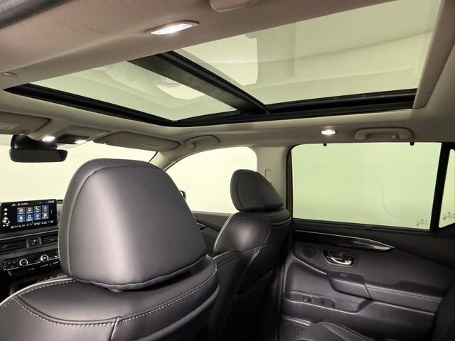 Used 2025 Honda Pilot Elite image 38