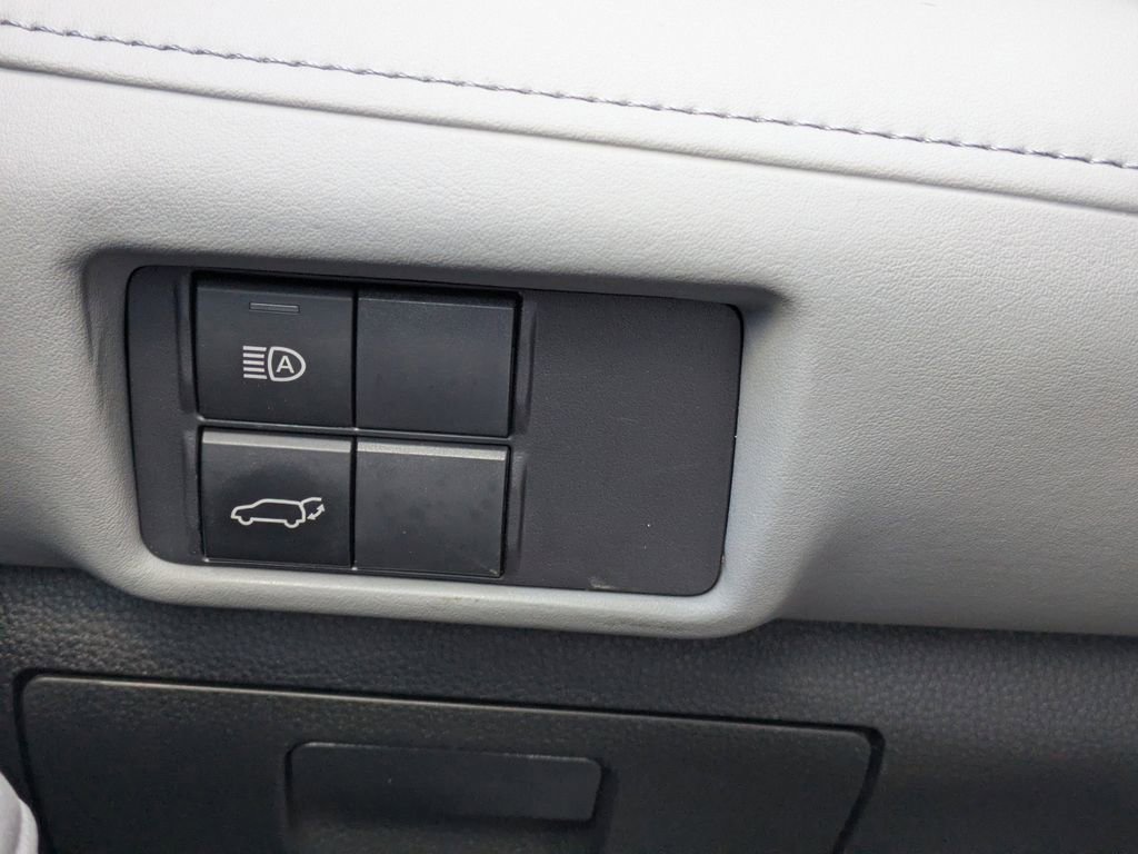 Used 2022 Toyota Highlander XLE image 27