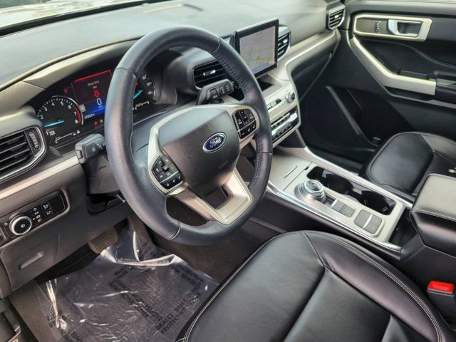 Used 2023 Ford Explorer XLT w/ Equipment Group 202A RWD image 18