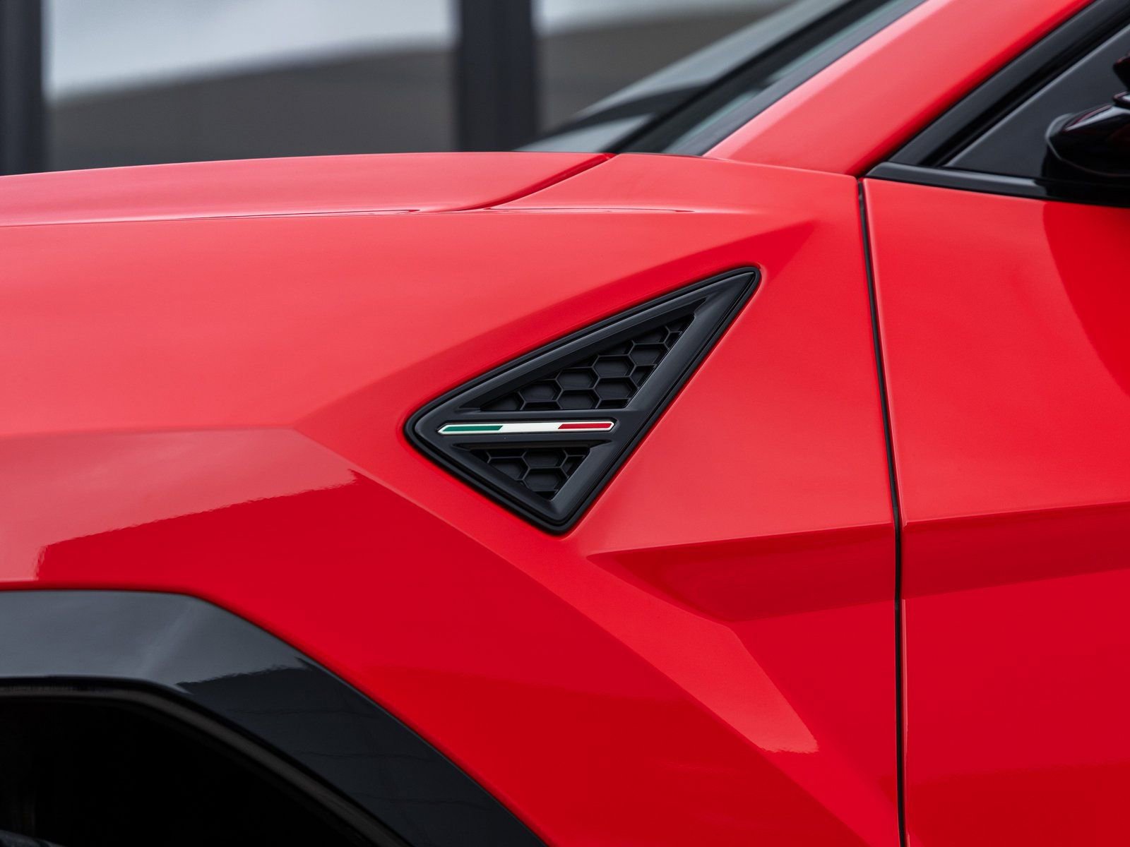 Used 2024 Lamborghini Urus S image 17