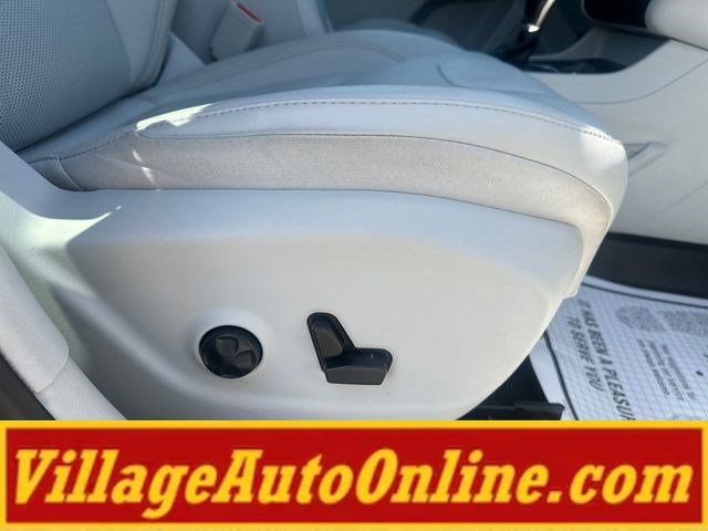 Used 2018 Jeep Compass Latitude w/ Popular Equipment Group AWD/4WD image 37
