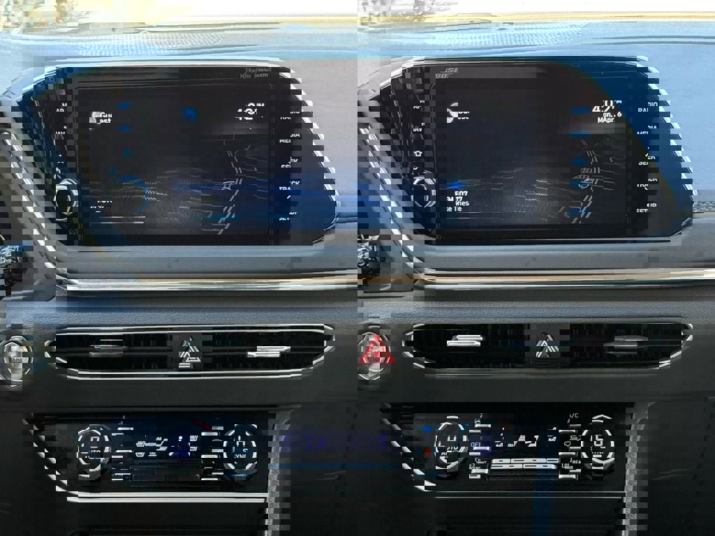 Used 2022 Hyundai Sonata Limited w/ Preferred Accessory Package image 25