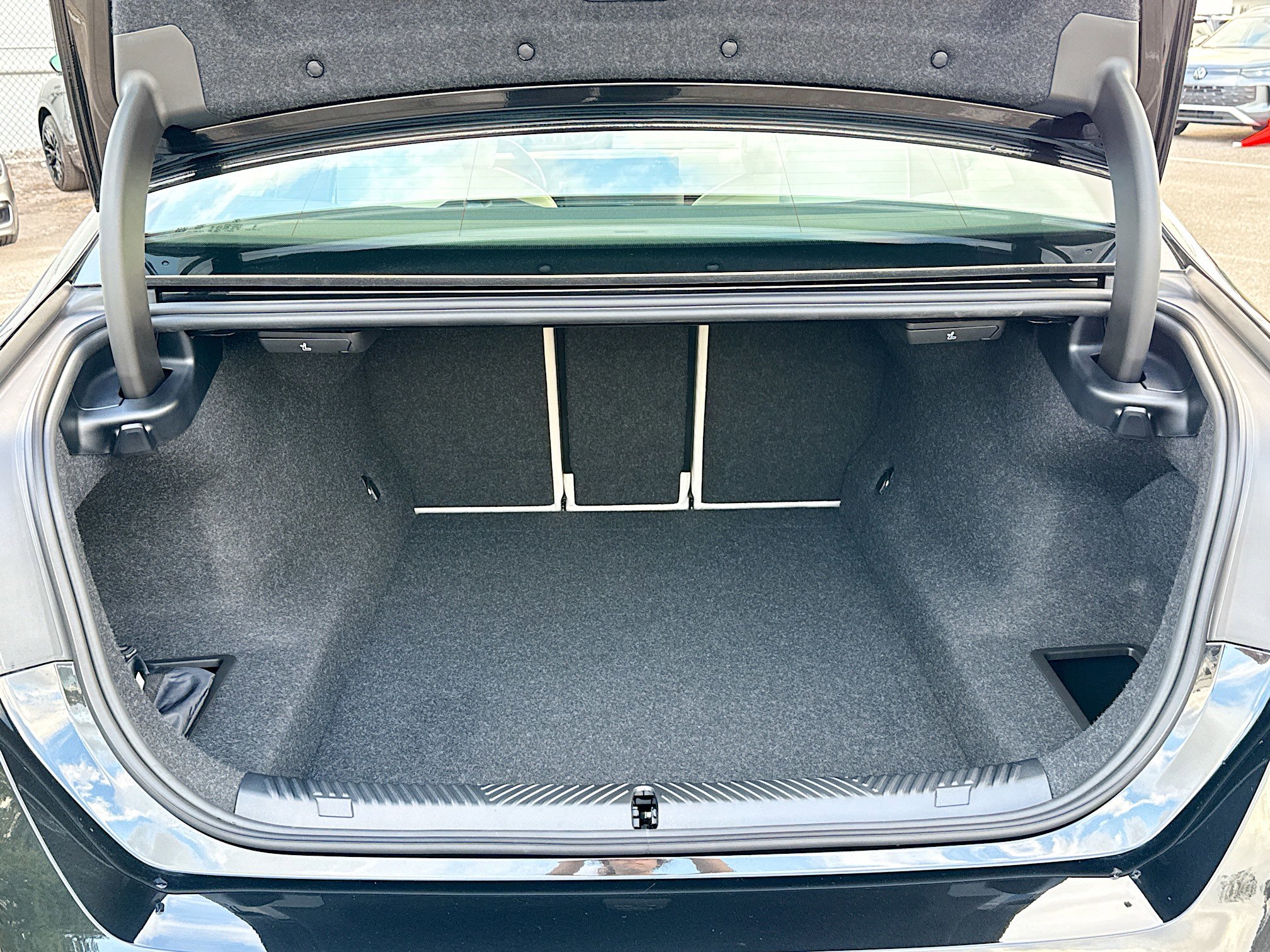 New 2026 BMW 530i w/ Convenience Package image 12