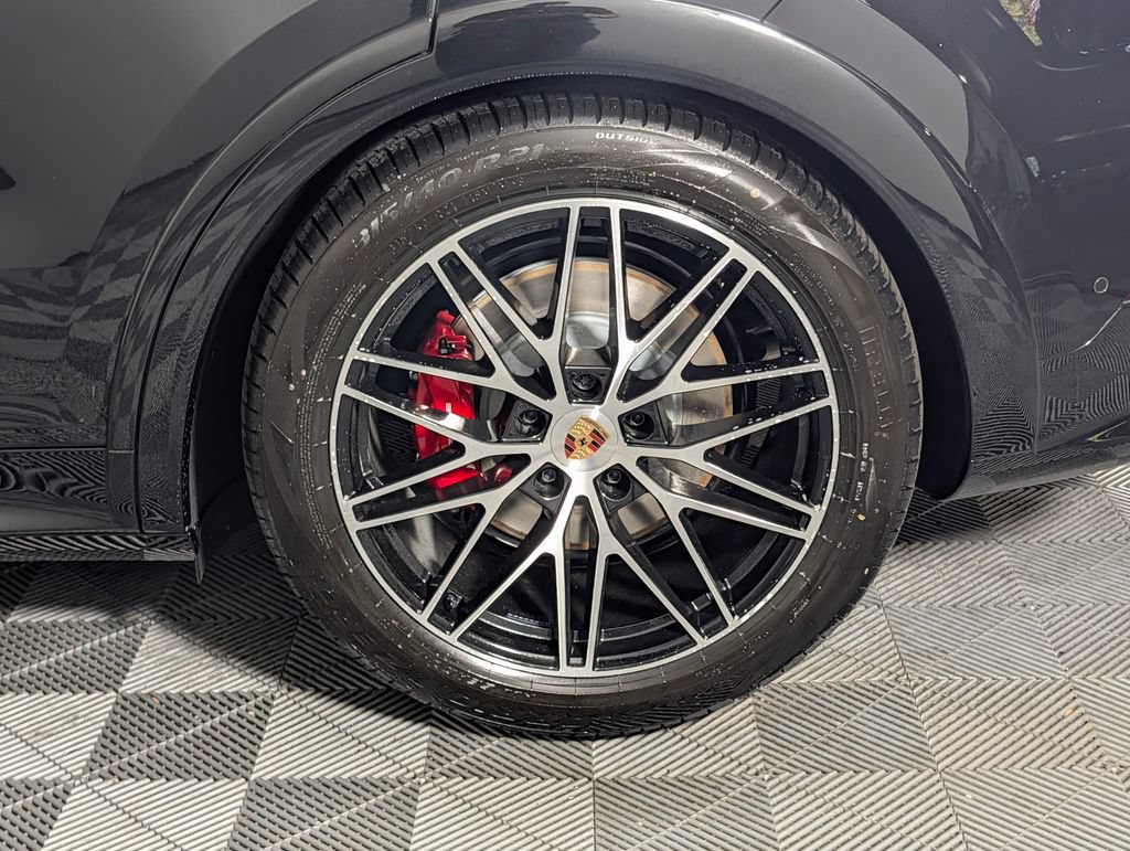 New 2026 Porsche Cayenne GTS AWD/4WD image 12