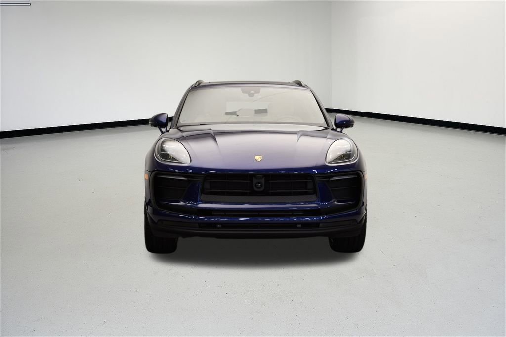 Used 2025 Porsche Macan image 10