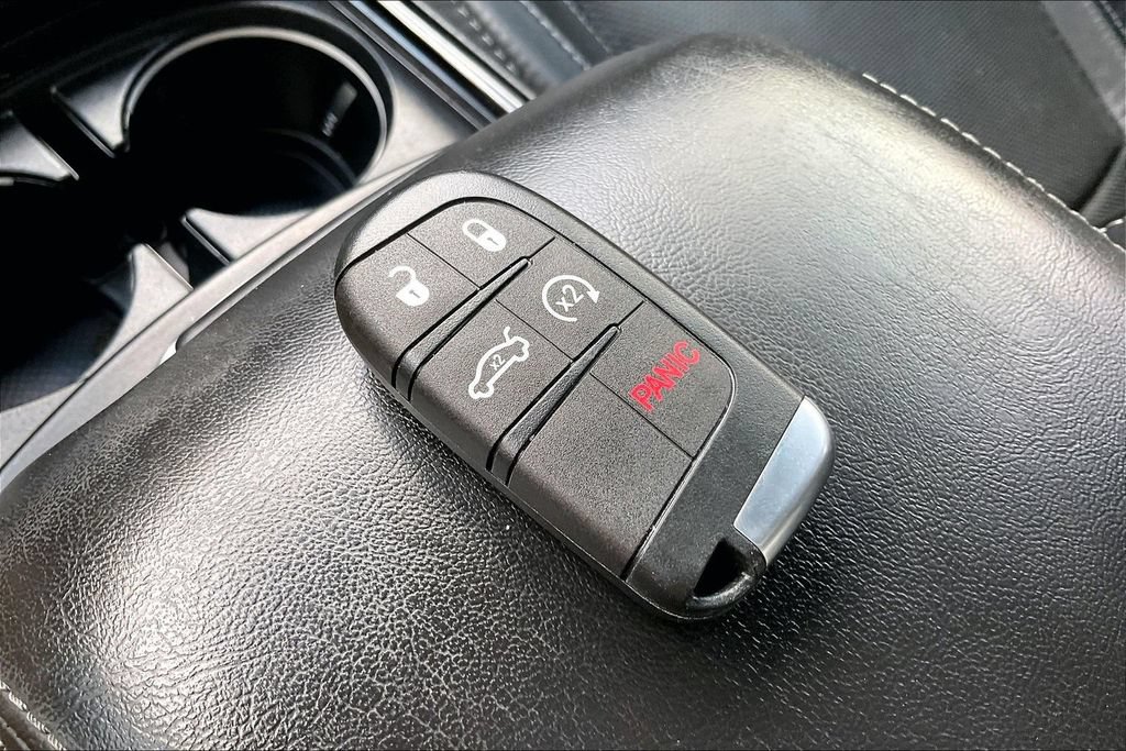 Used 2019 Dodge Charger SXT w/ Plus Group AWD/4WD image 34