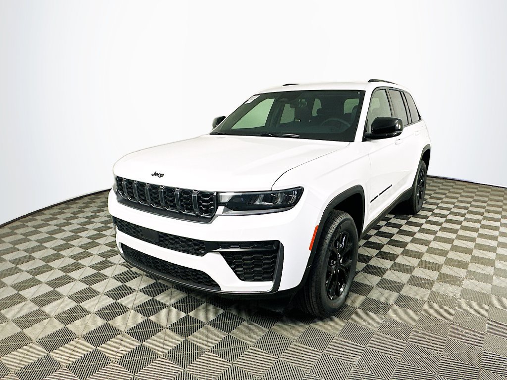 New 2026 Jeep Grand Cherokee Altitude AWD/4WD image 5