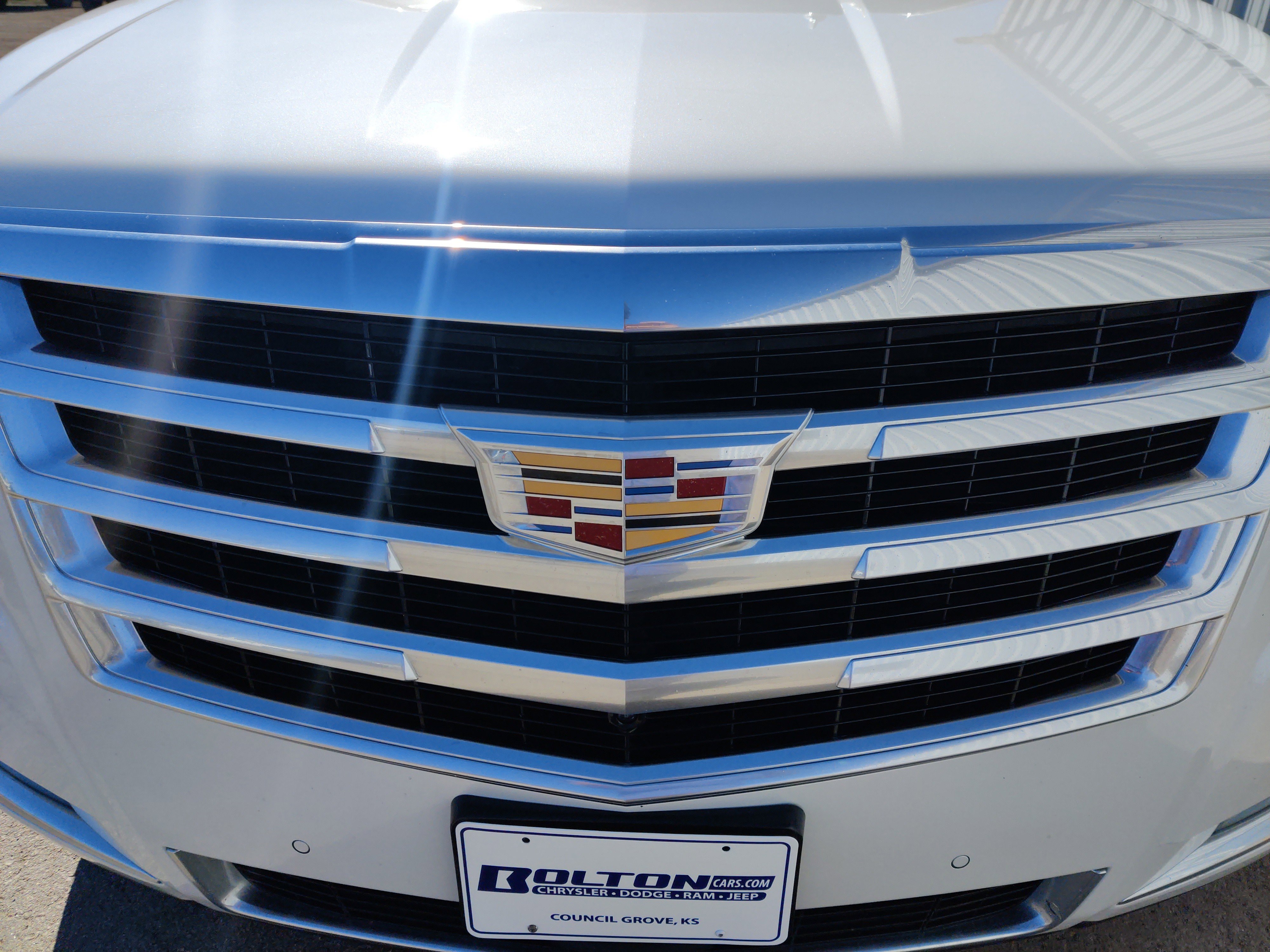 Used 2019 Cadillac Escalade Premium Luxury image 5