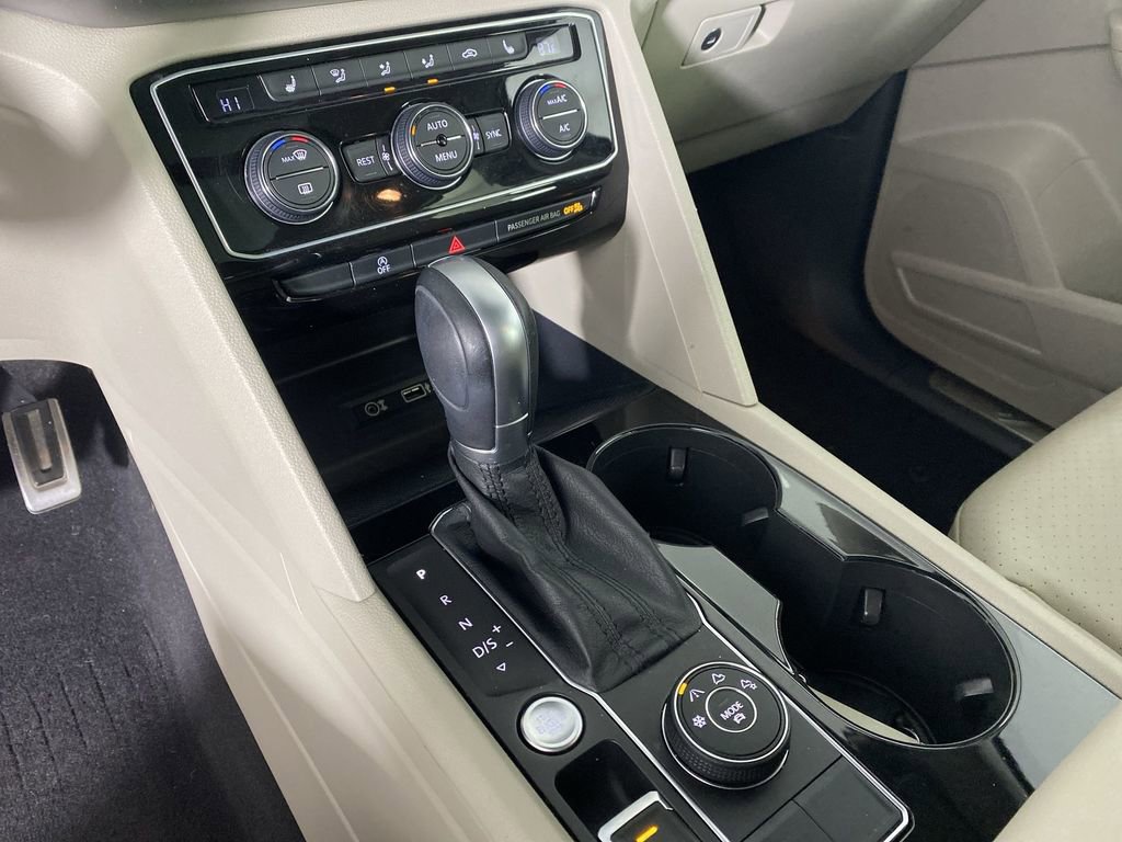Used 2018 Volkswagen Atlas SEL w/ R-Line Package image 18