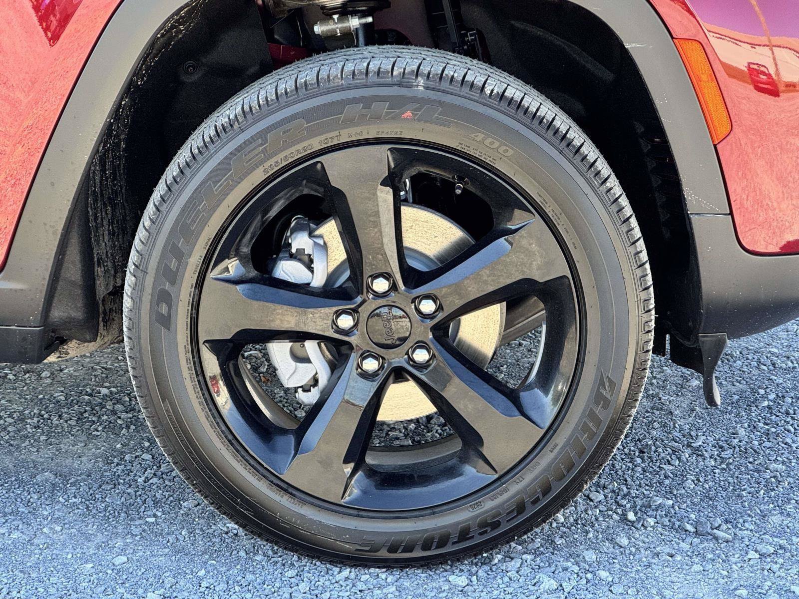 New 2025 Jeep Grand Cherokee Altitude AWD/4WD image 24