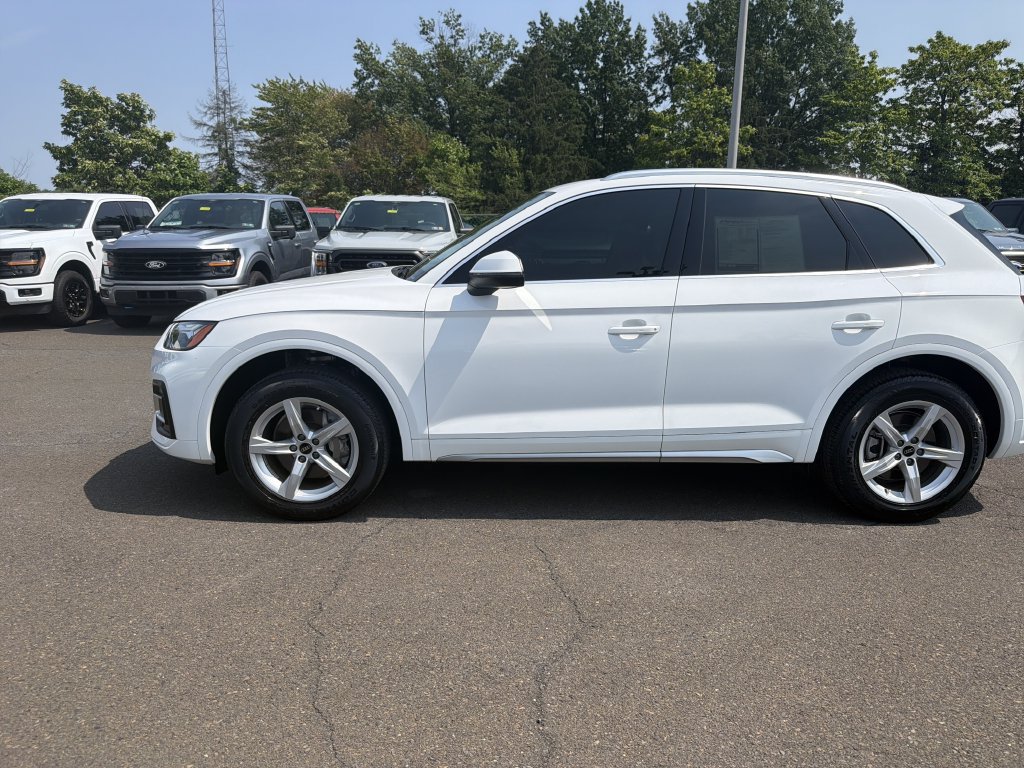 Used 2023 Audi Q5 2.0T Premium w/ Convenience Package AWD/4WD image 2
