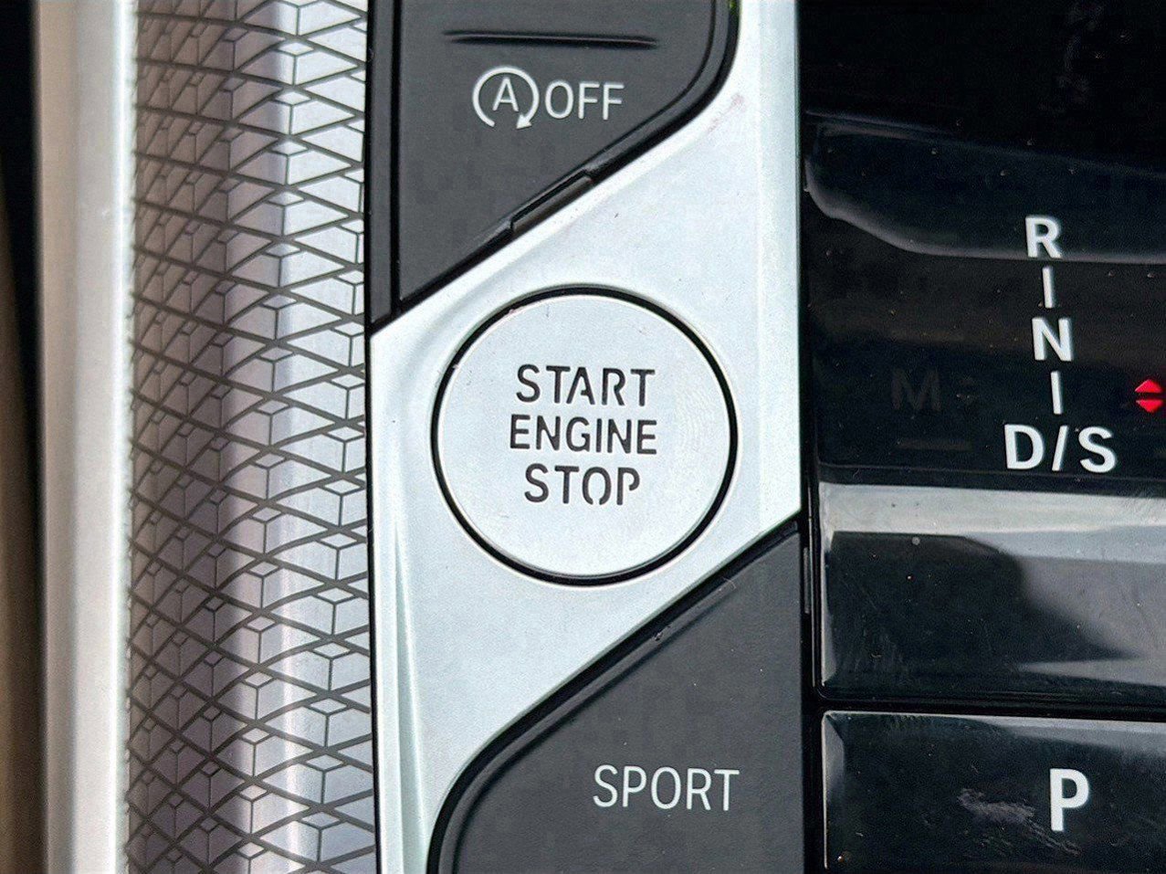 New 2025 BMW 330i Sedan w/ Convenience Package RWD image 37