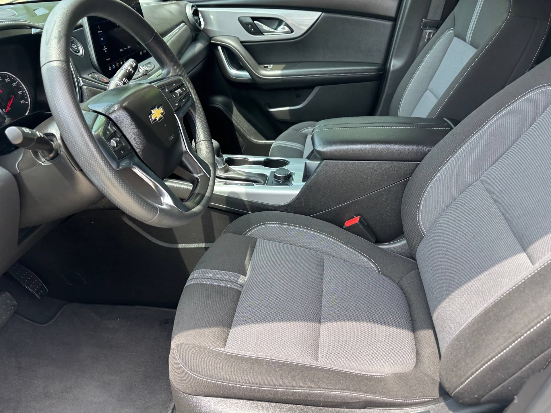 Used 2025 Chevrolet Blazer LT FWD image 10