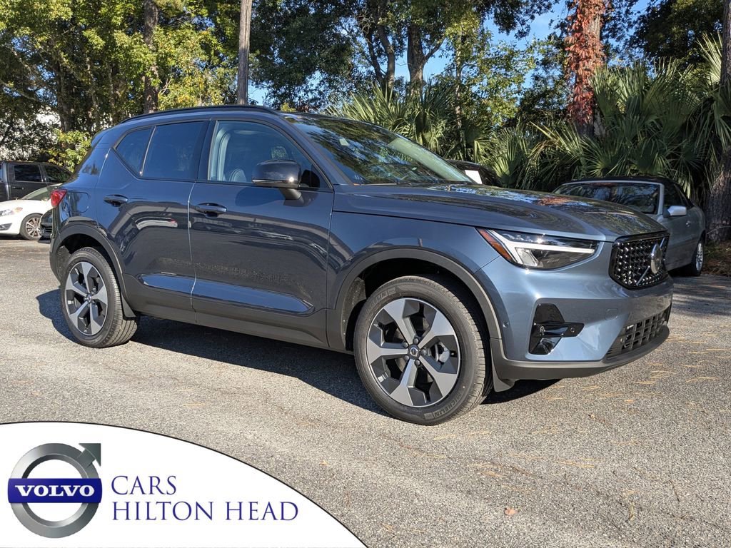 New 2026 Volvo XC40 B4 Plus w/ Protection Package Premier