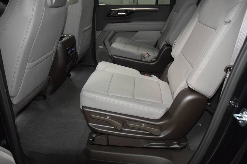 New 2026 Chevrolet Suburban Z71 w/ Z71 Off-Road Package AWD/4WD image 44