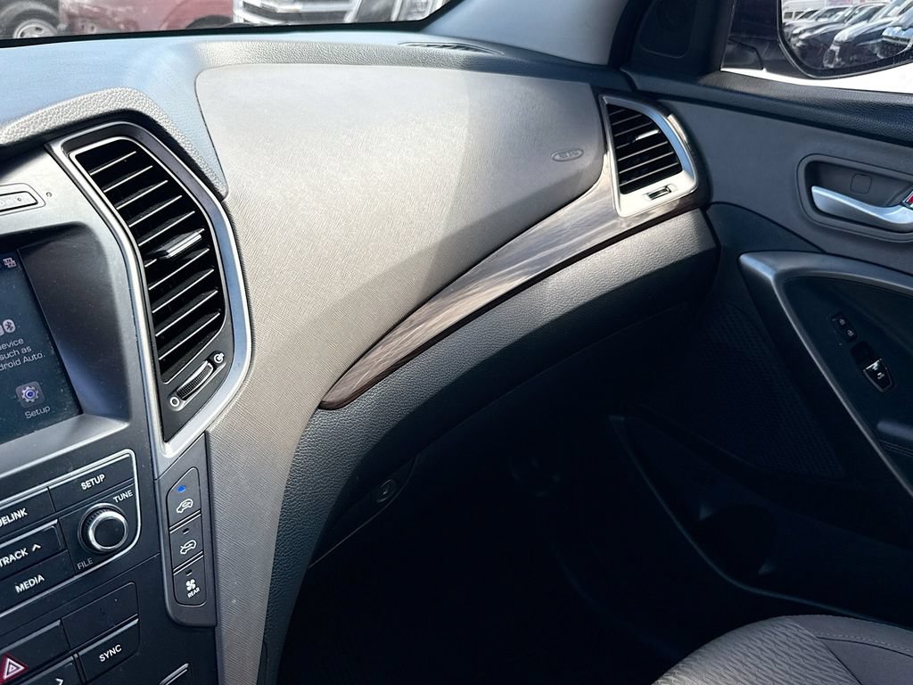 Used 2018 Hyundai Santa Fe SE w/ Cargo Package FWD image 21
