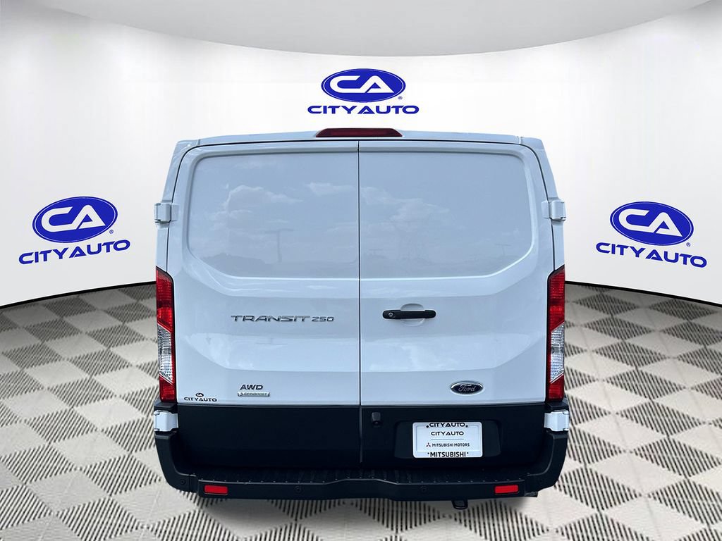 Used 2022 Ford Transit 250 Low Roof AWD image 5