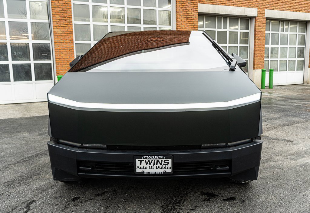 Used 2024 Tesla Cybertruck AWD Crew Cab image 43