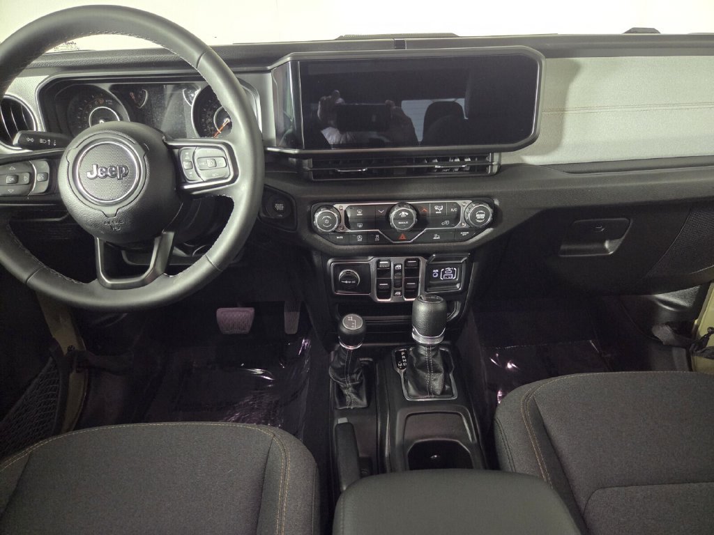 Used 2026 Jeep Gladiator Sport AWD/4WD image 24