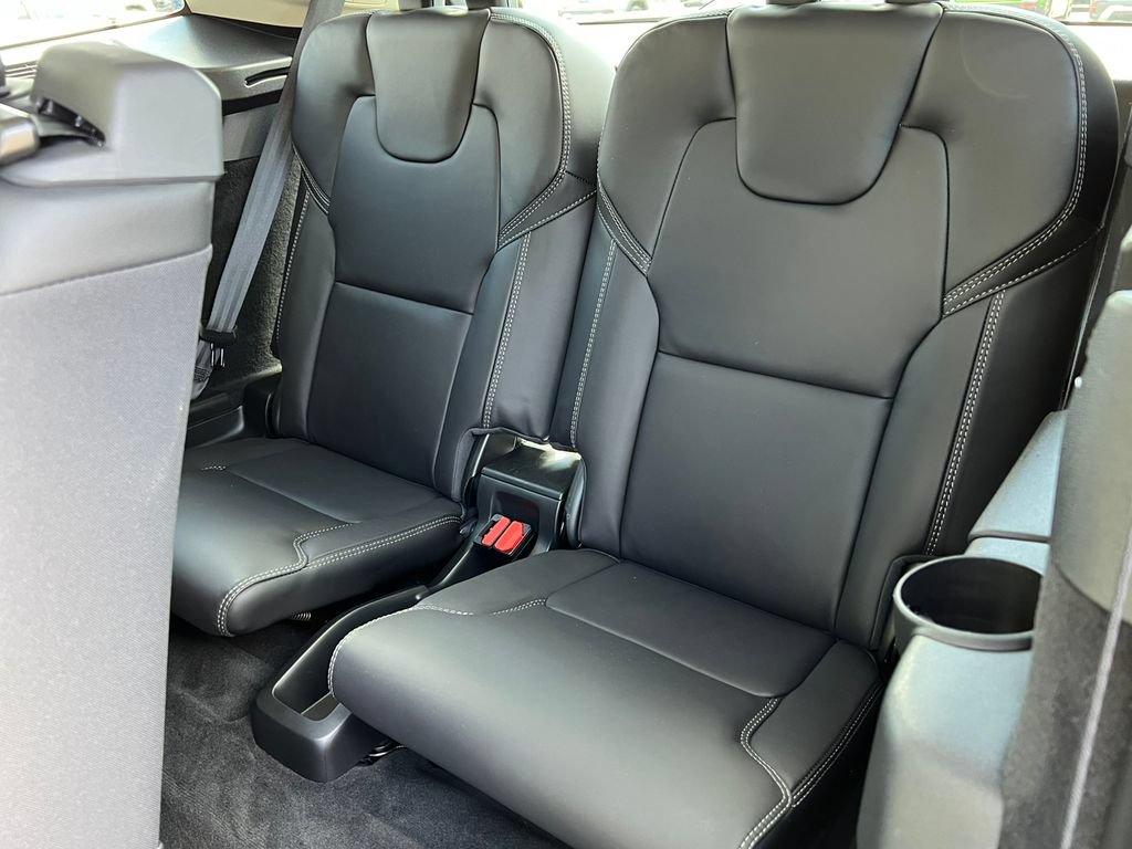 Used 2023 Volvo XC90 T8 Ultimate AWD/4WD image 7