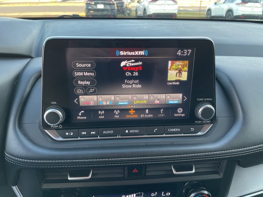 Certified 2025 Nissan Rogue SV image 28