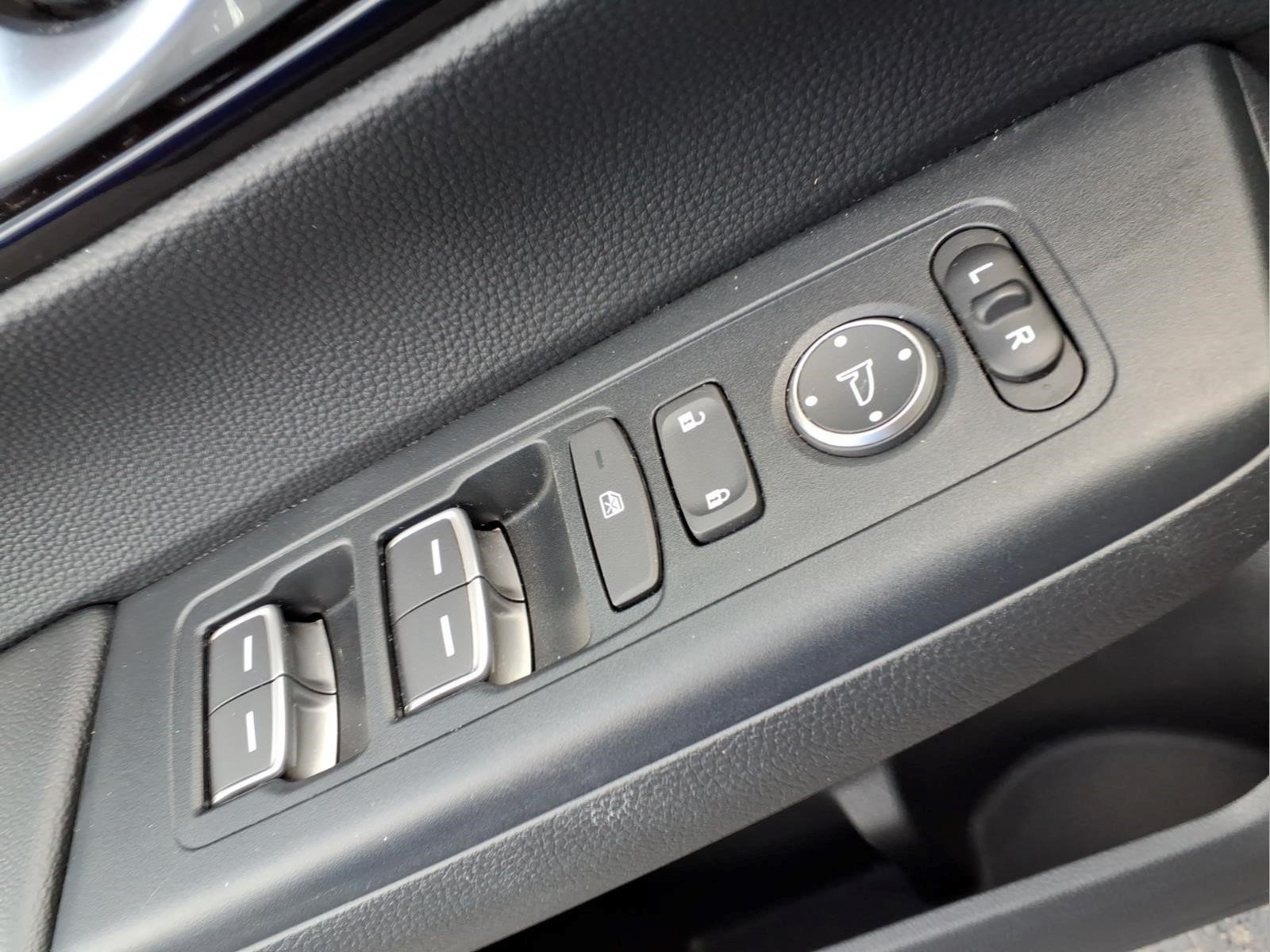 Used 2024 Honda CR-V Sport Touring image 16